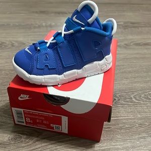 Boys Nike air more uptempo shoes